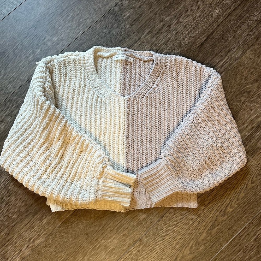 Altar'd State Chunky Cropped V-Neck Sweater